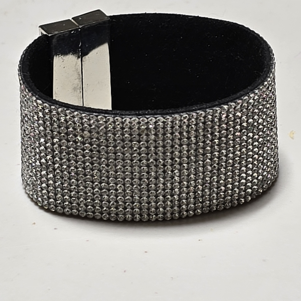 Suede Leather Gunmetal Black Bracelet made w/ Swarovski Crystal Mag Clasp Lot 4